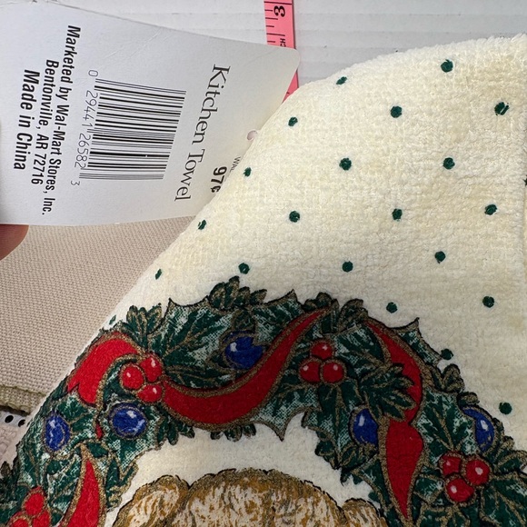 Holiday Bundle 5 Hand Towels, 1Oven Mitt, & 1 Pot Holder - Picture 12 of 12